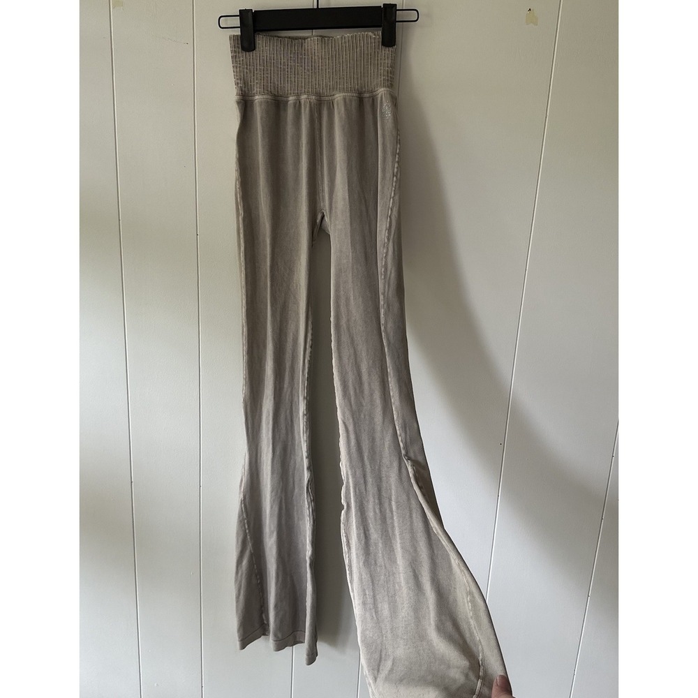Free People Movement Good Karma Flare Leggings XS/S Taupe Ribbed High Rise Yoga